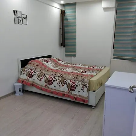 דירה Cozy And Spacious In The Center